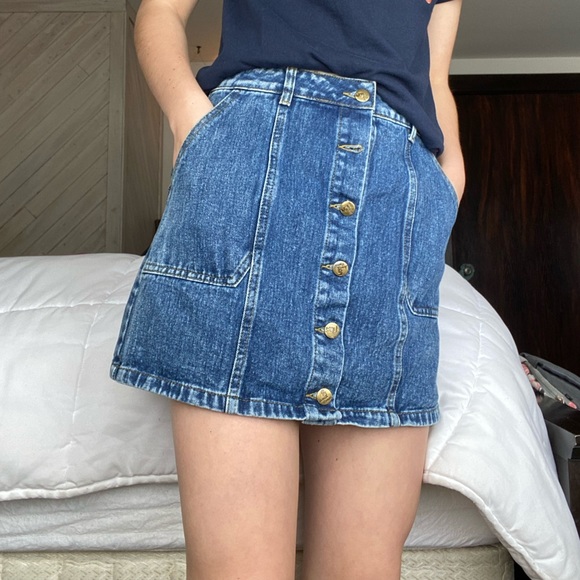Simple but cute button denim skirt. Never worn and no flaws - Picture 3 of 4